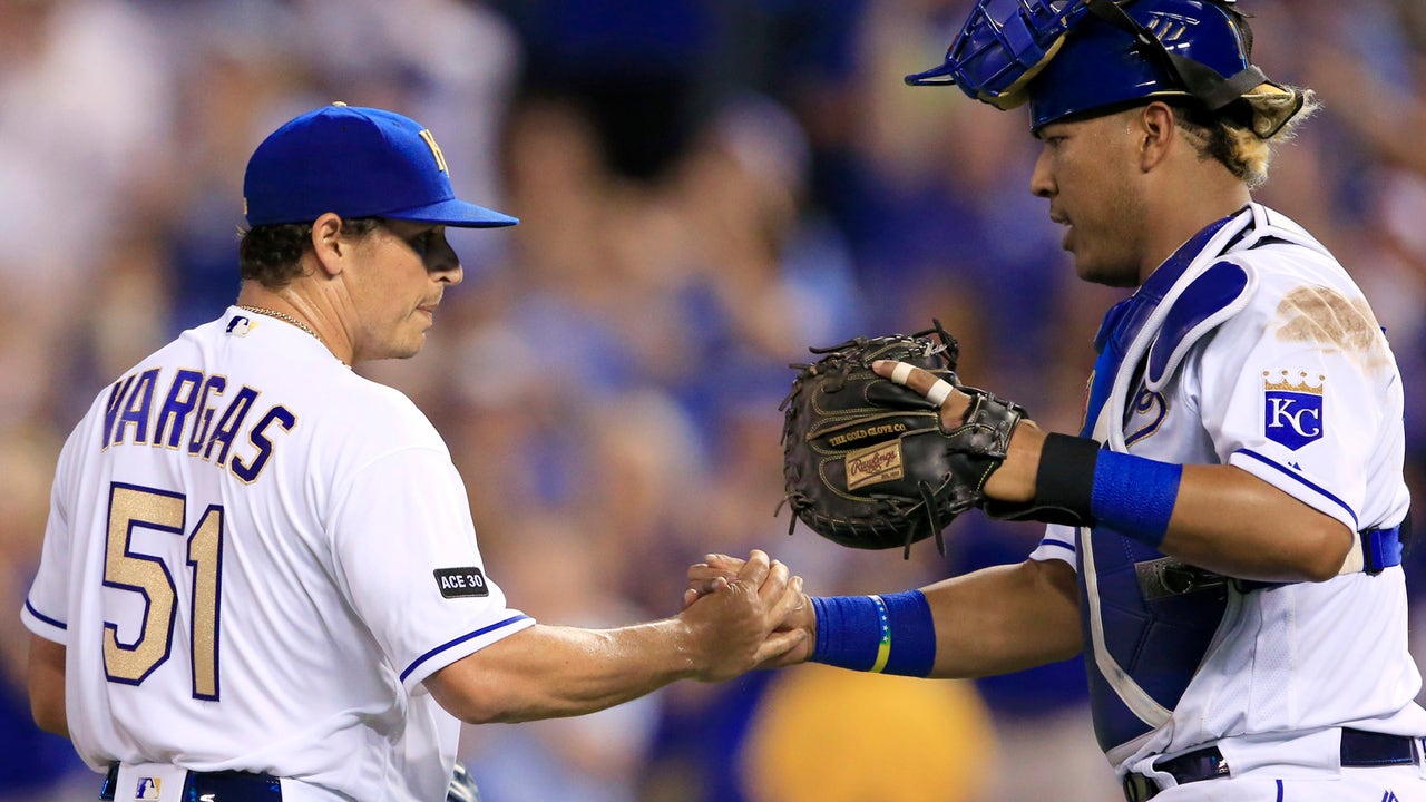 Vargas goes the distance in Royals' 4-0 win over Indians